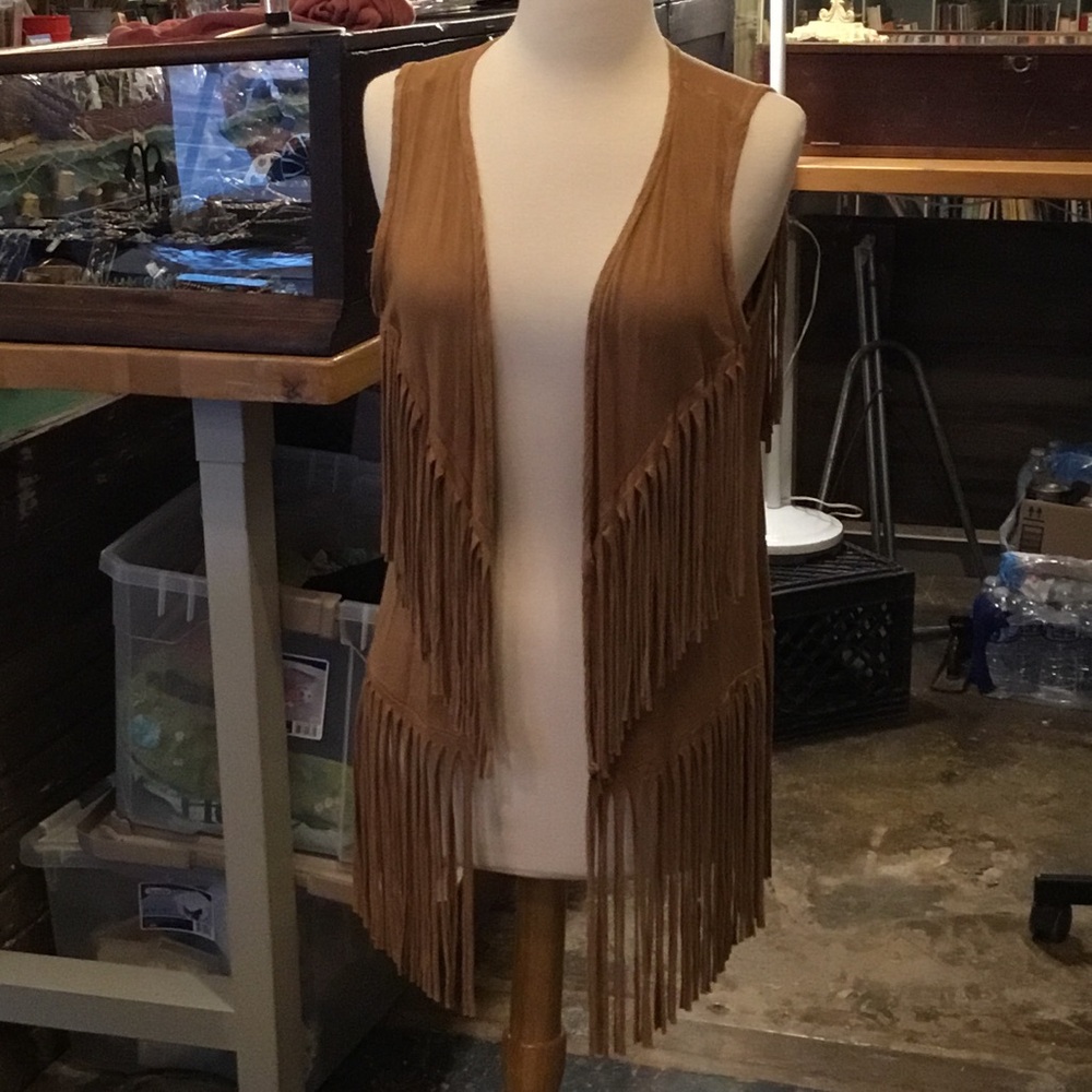 0267 T Party Faux Suede vest w/ fringe; EUC size M